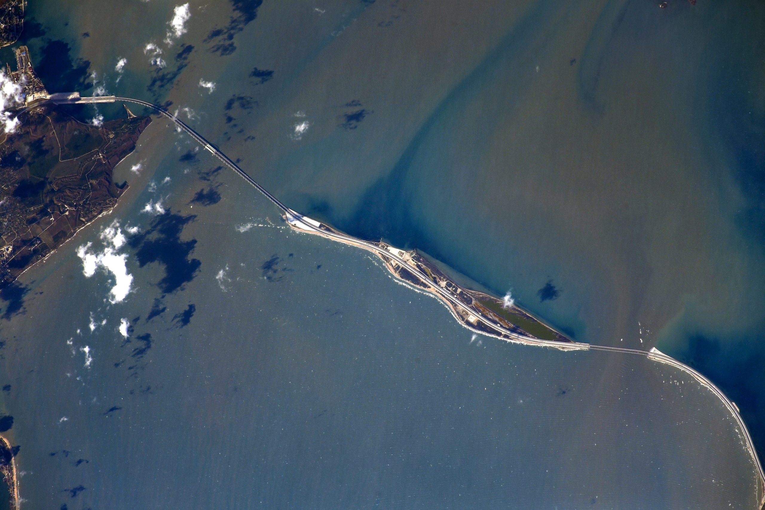 Снимок из космоса Крымского моста