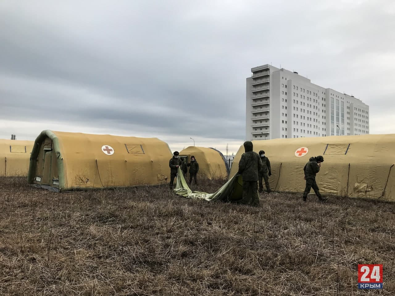 Как военные разворачивают полевой ковидный госпиталь в Симферополе (ФОТО,  ВИДЕО)