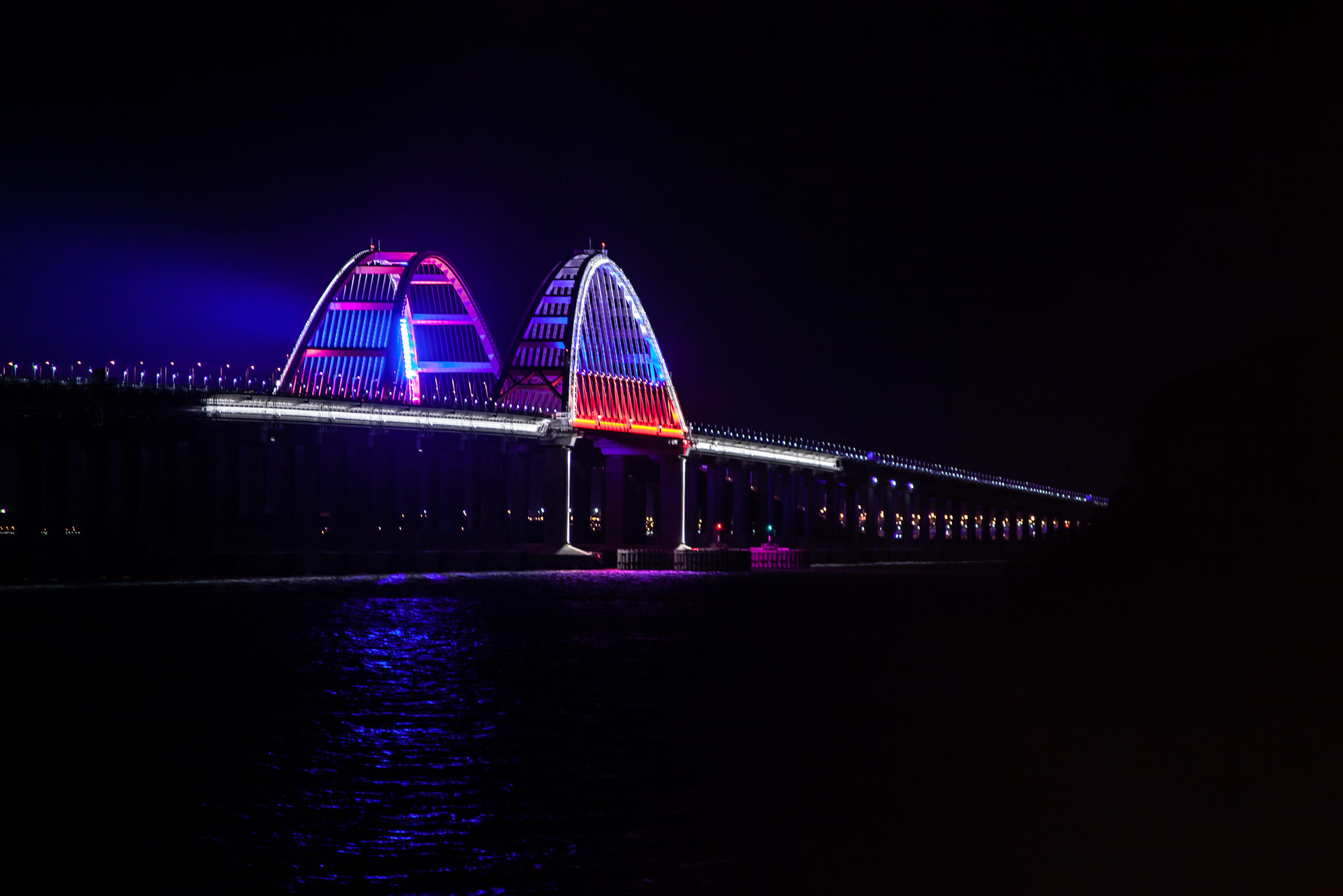 ночной крымский мост фото