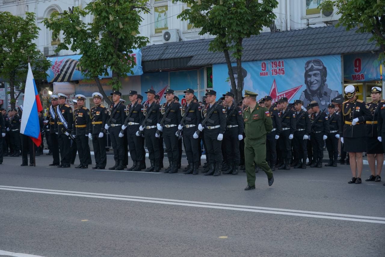 Симферополь май. Парад Победы в Симферополе 2021. Парад 9 мая 2021 Симферополь. Симферополь 9 мая 2022. Парад 9 мая 2022 Симферополь.