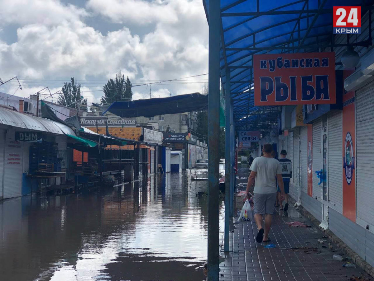 Как сейчас выглядит центральный рынок в Керчи. Фото