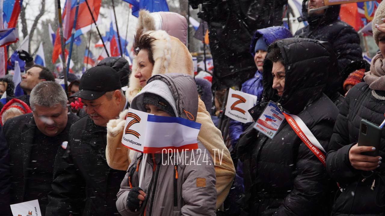 Март симферополь. Митинг в Симферополе 18 марта 2022. Крымчане. Митинг в Симферополе 18 марта 2014. Симферополь день воссоединения Крыма и России.