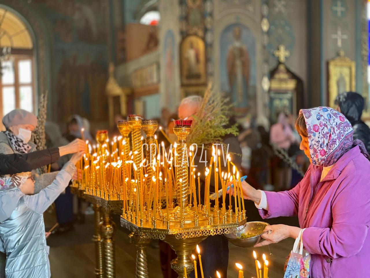 Какой праздник в крыму 29 апреля. С Вербным воскресеньем православные. Празднование Вербного воскресенья. Вербное воскресенье православный праздник. Со святым Вербным воскресеньем.