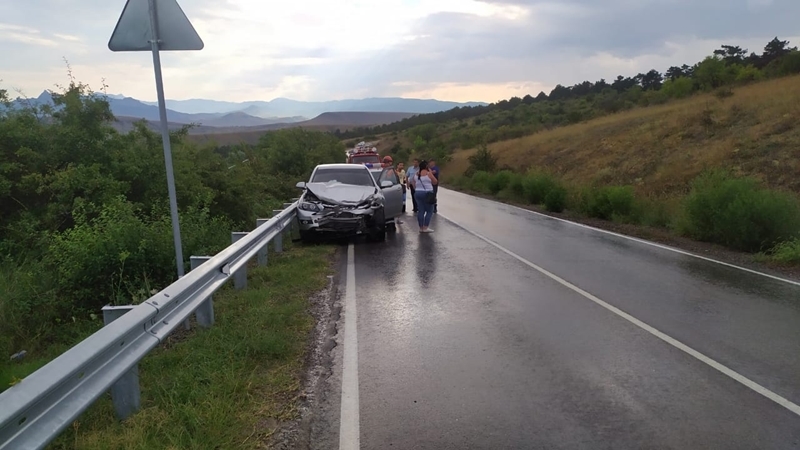 Трасса на феодосию. Феодосия дорога. Крым (автодорога). ДТП по дороге в Орджоникидзе.