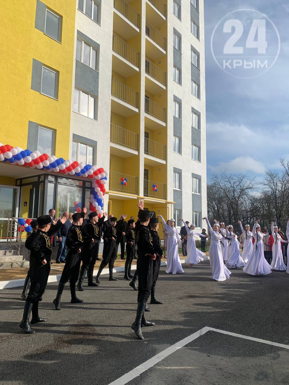 В Сакском районе вручили ключи от новых квартир гражданам из числа  реабилитированных народов