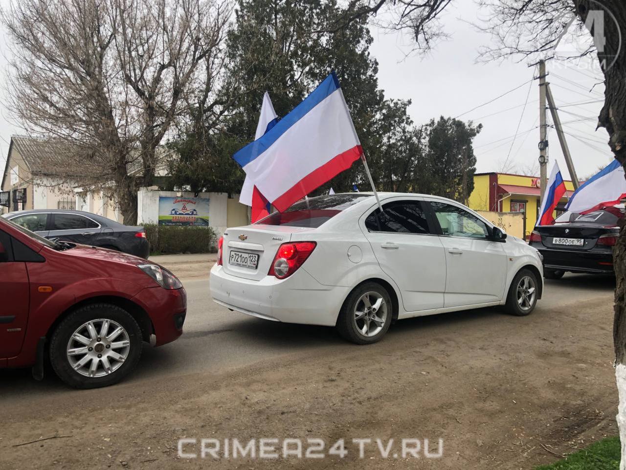 На севере Крыма провели автопробег, приуроченный к годовщине Крымской весны