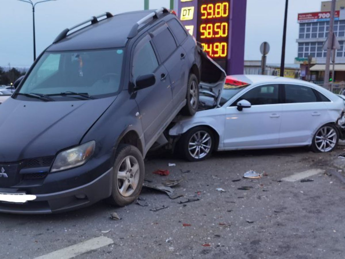 В ДТП с пятью автомобилями в Симферополе погиб человек