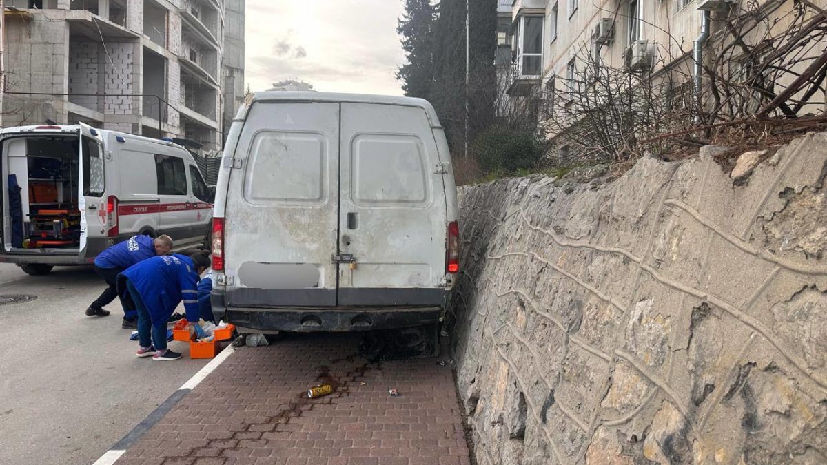 В Алуште автомобиль без водителя сбил ребёнка