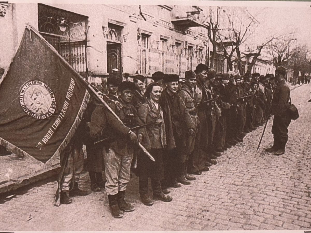 13 апреля 1944 года советские войска освободили шесть городов Крыма от  гитлеровских войск