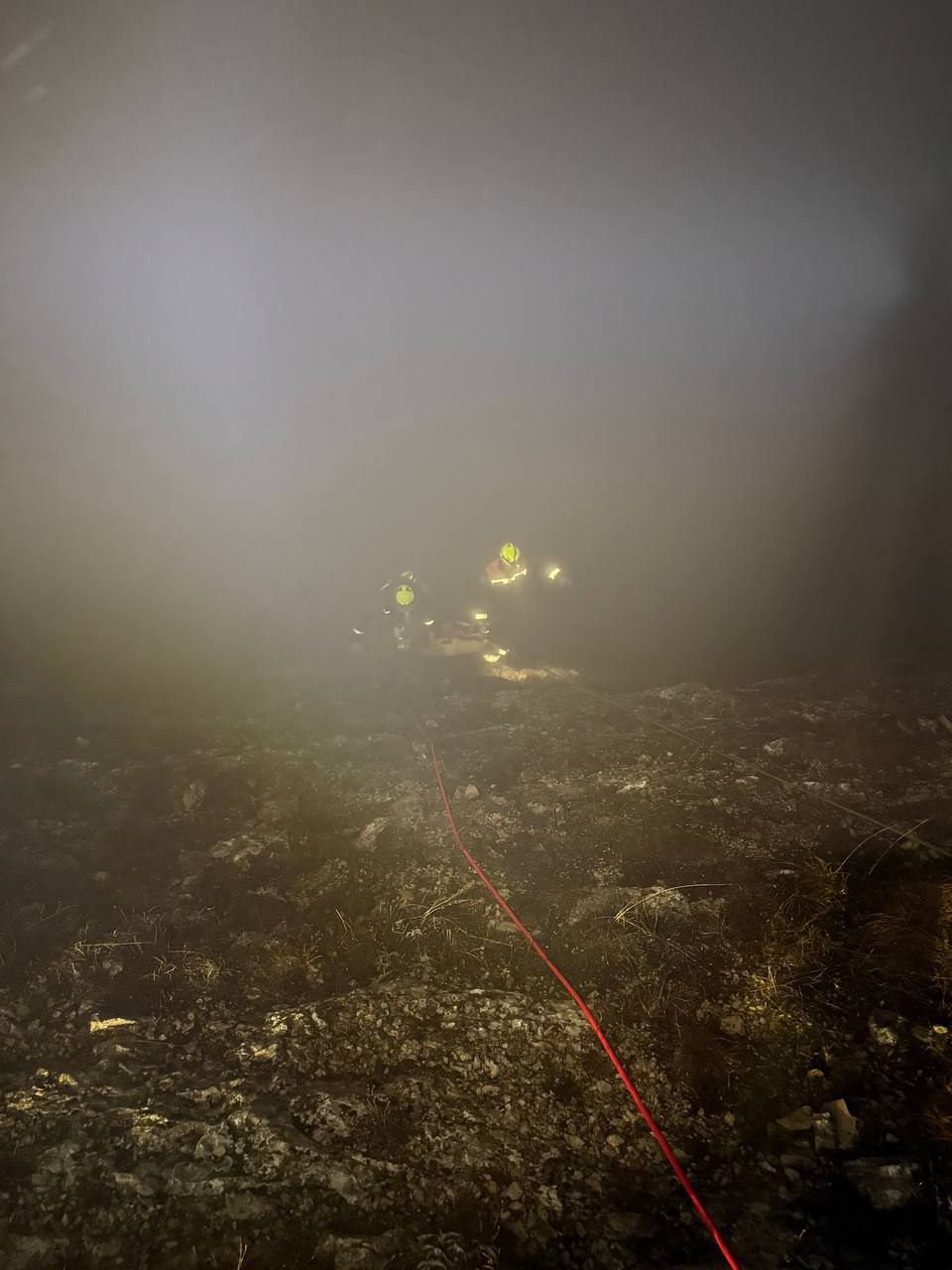 Машина с людьми упала в обрыв глубиной 200 метров в Крыму