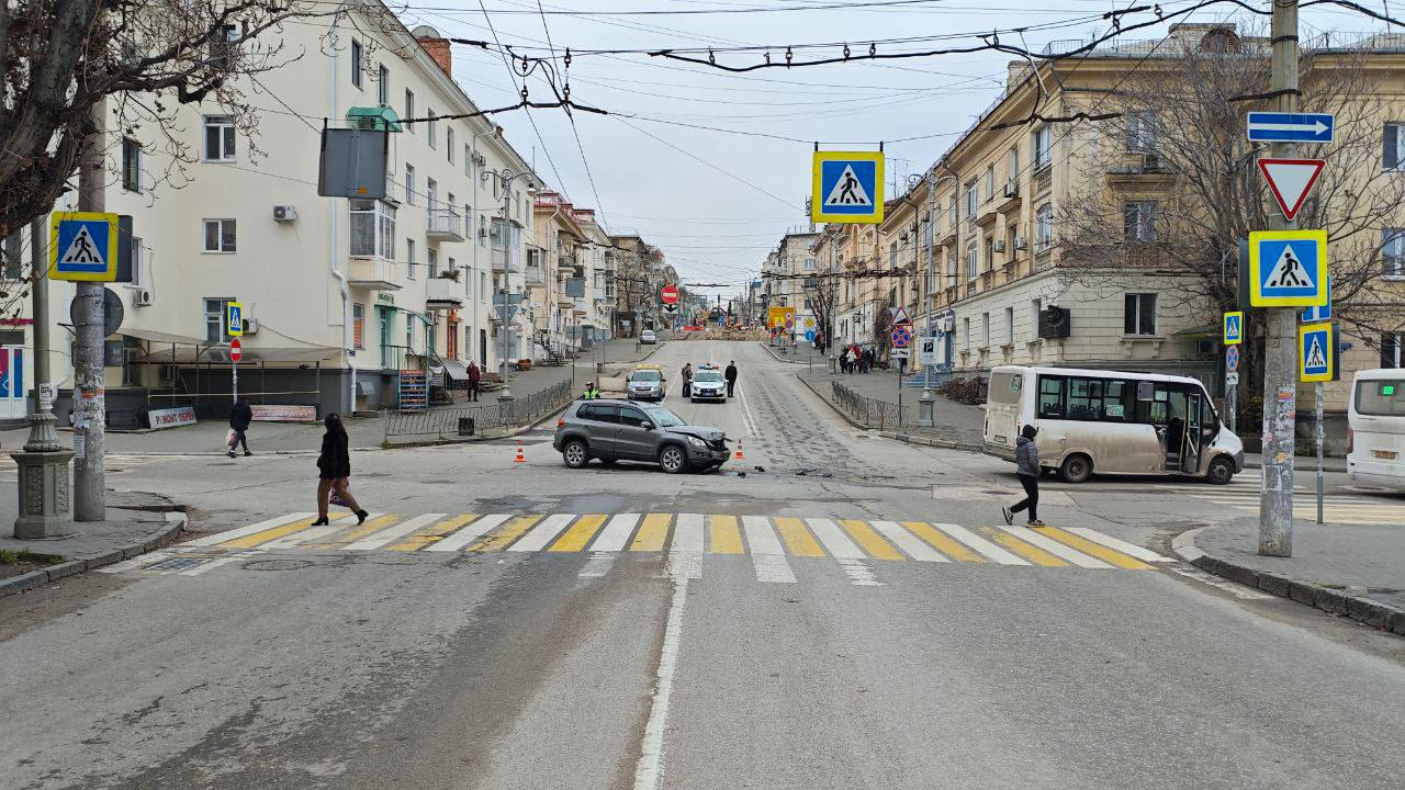 Пассажирка маршрутки пострадала в ДТП в Севастополе